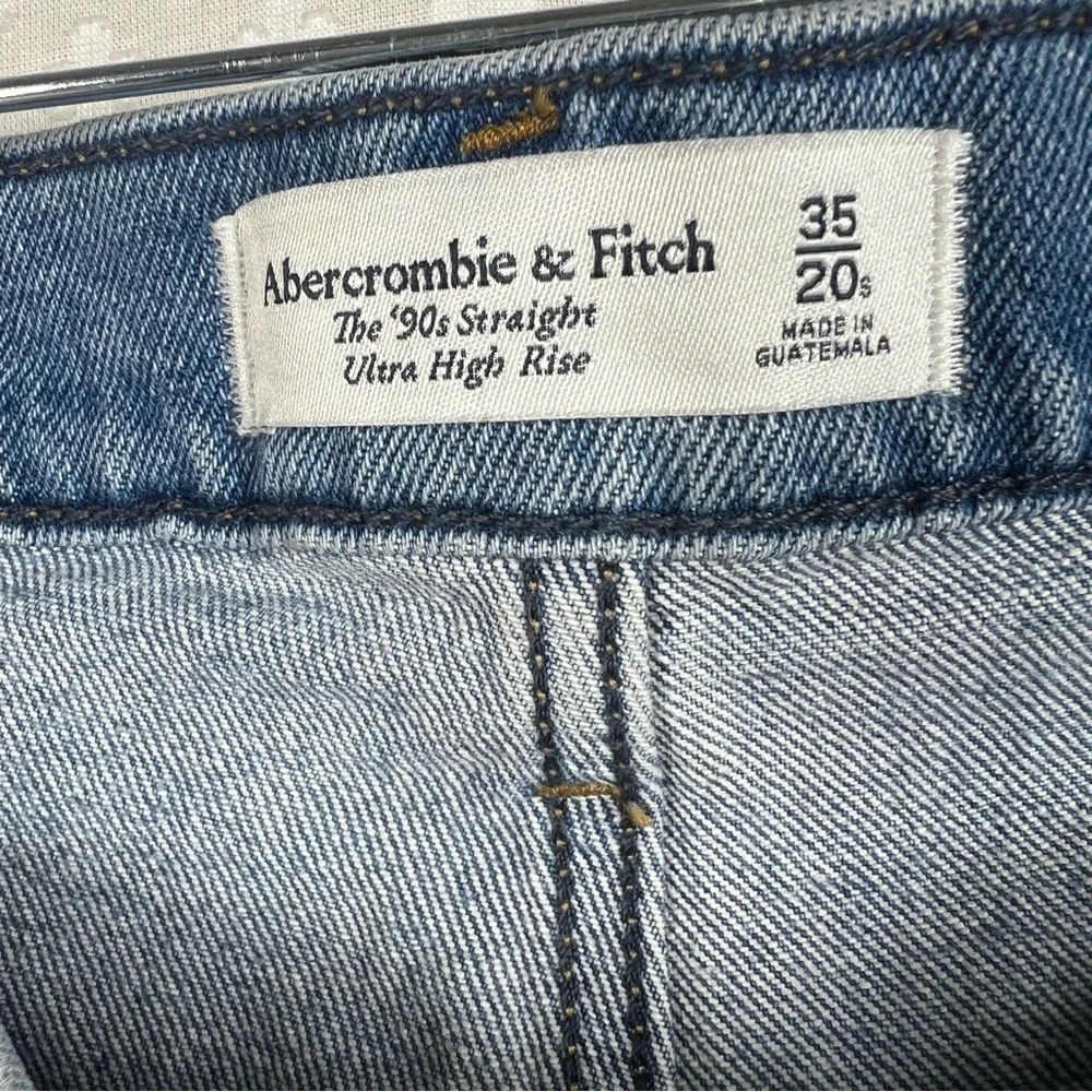 Abercrombie & Fitch The 90s Straight Ultra High Rise Jeans - Picture 3 of 5